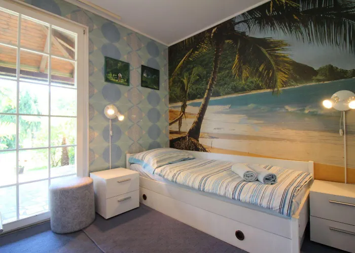 Hundefreundliches Mit Mediterranem Garten Und Nur 650 Meter Zum Poreč