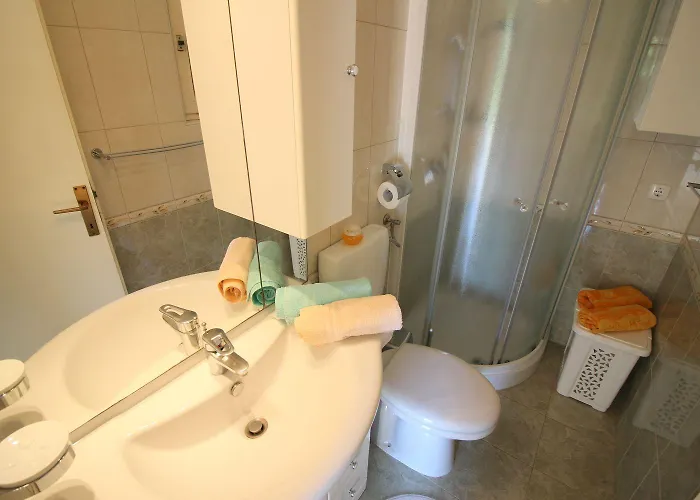 Hundefreundliches Mit Mediterranem Garten Und Nur 650 Meter Zum *