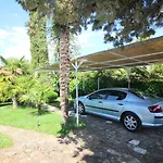 Hundefreundliches Mit Mediterranem Garten Und Nur 650 Meter Zum Пореч