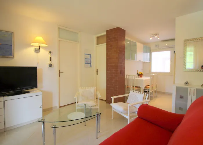 Casa vacanze Hundefreundliches Mit Mediterranem Garten Und Nur 650 Meter Zum *