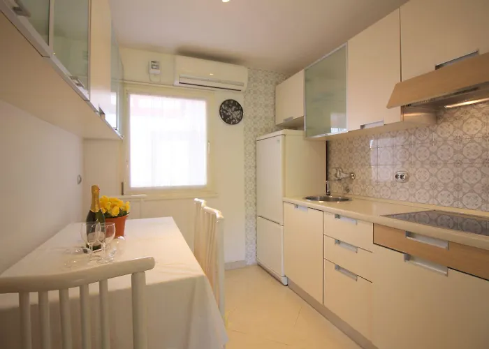 Casa vacanze Hundefreundliches Mit Mediterranem Garten Und Nur 650 Meter Zum Porec