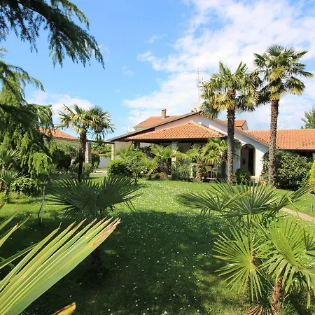 別荘 Hundefreundliches Mit Mediterranem Garten Und Nur 650 Meter Zum *