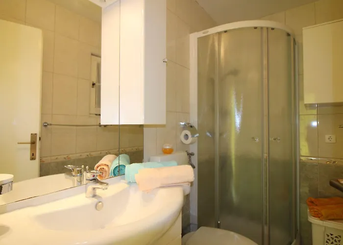 別荘 Hundefreundliches Mit Mediterranem Garten Und Nur 650 Meter Zum ポレッチ