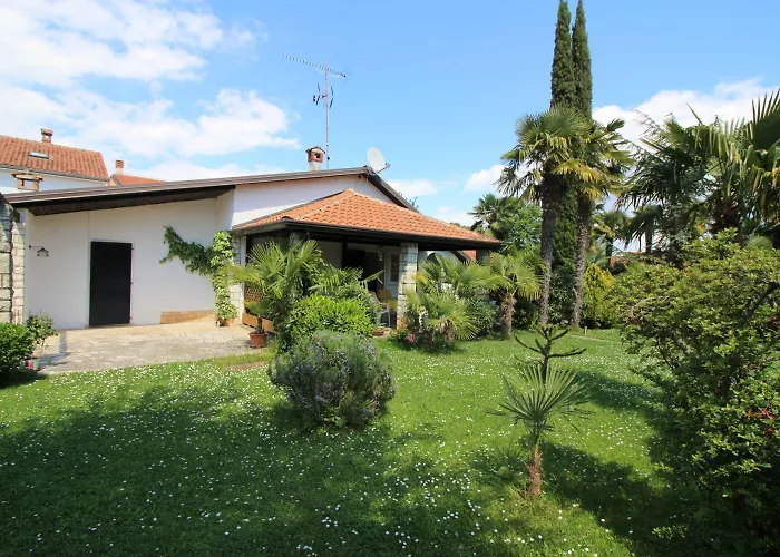別荘 Hundefreundliches Mit Mediterranem Garten Und Nur 650 Meter Zum